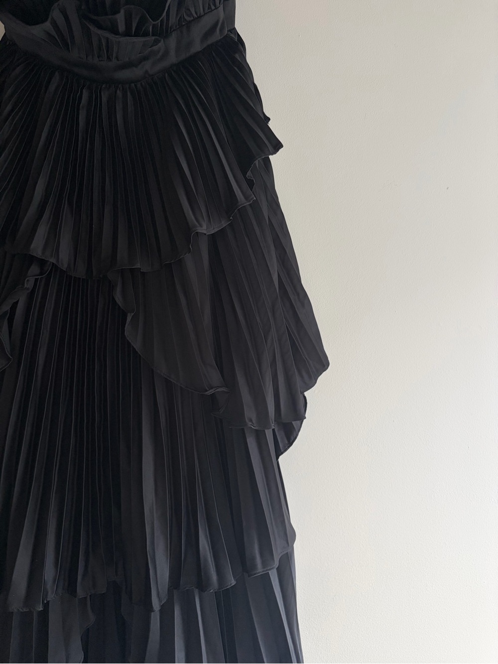 AMUR // Judah Scallop Pleated Shell High-Low Gown - Picture 6 of 10